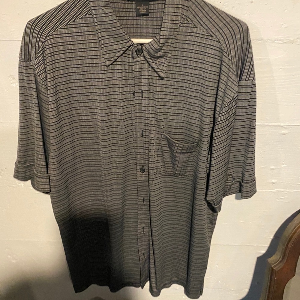 Large Kenneth Cole short sleeved button up